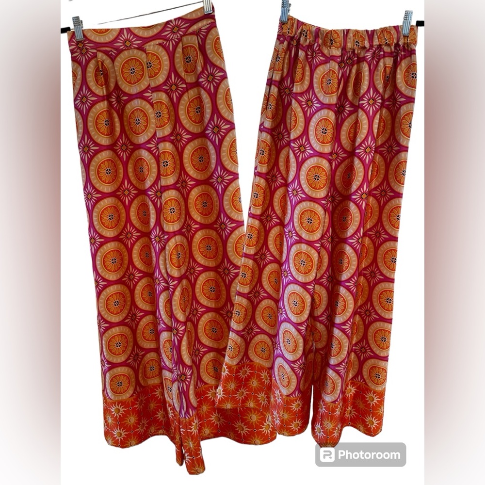 House of Harlow 1960 Satin Effect Geometric Print Wide Leg Pants Size Small.